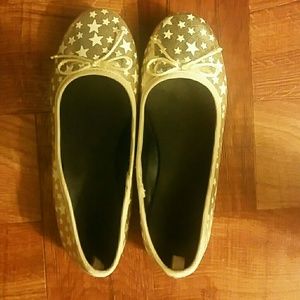 Slip on flats, brand new, never worn. From the  br